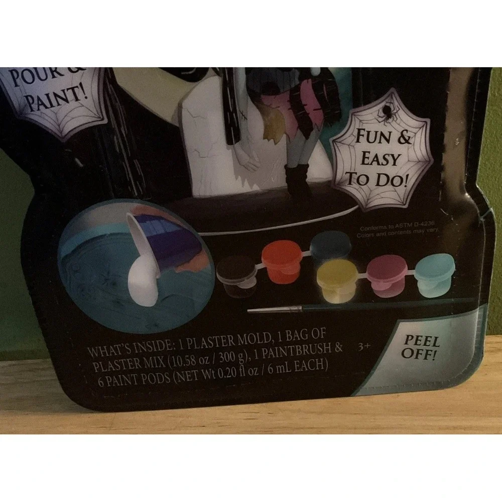 Tara Toy LLC Disney's Tim Burton Night Before Christmas Peel N' Pour,  Craft Kit
